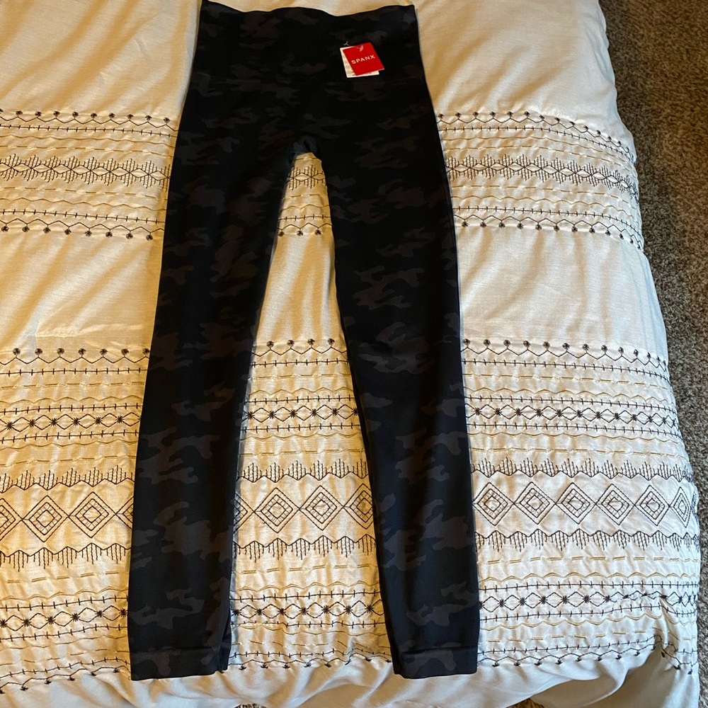 New Spanx Look At Me Now Camo leggings